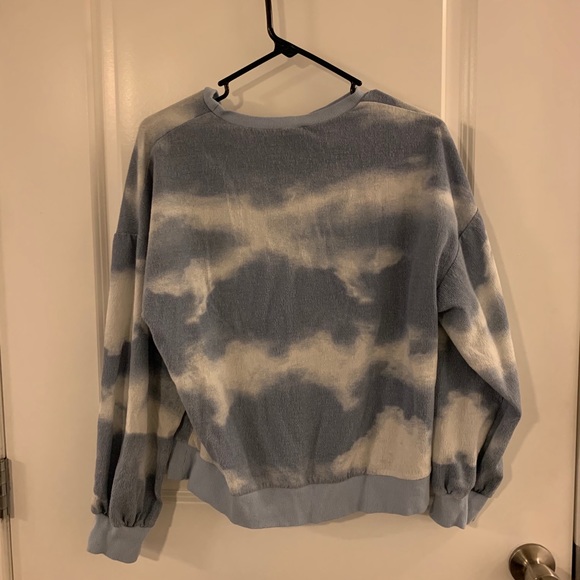 Matching sweater and shorts set - Picture 2 of 6